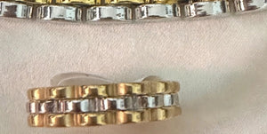 Two-tone ring, close-up detail