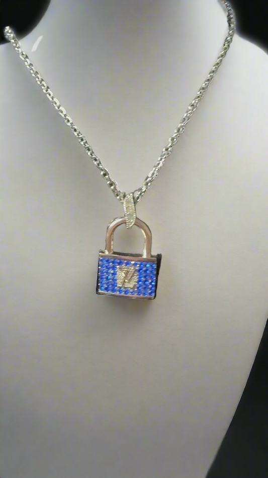 Fashion-Inspired Necklace–Zipper Pull Style