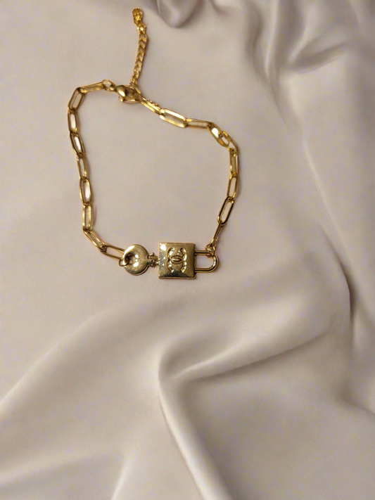 Handmade Lock Bracelet – Zipper Pull