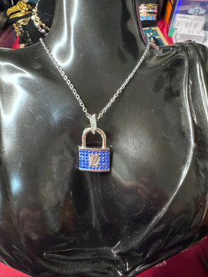 Fashion-Inspired Necklace–Zipper Pull Style