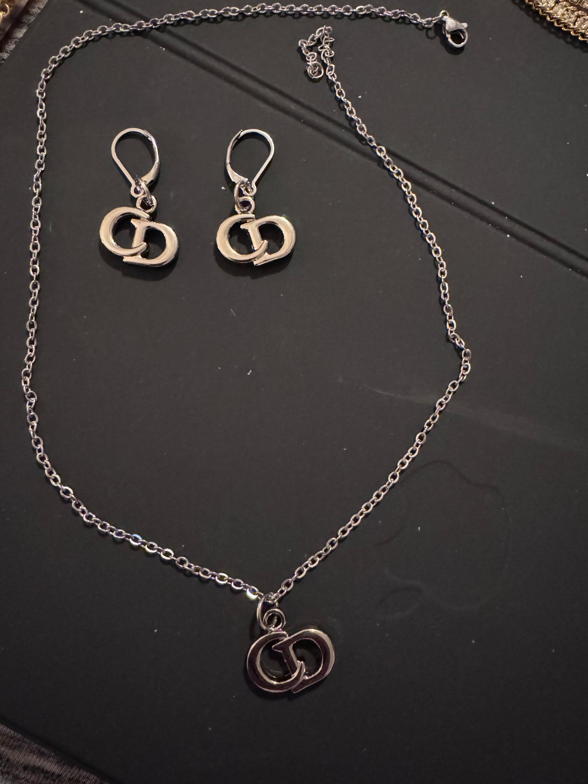 Handcrafted Zipper Pull Jewelry Set – Earrings & Necklace
