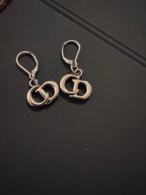Handcrafted Zipper Pull Jewelry Set – Earrings & Necklace