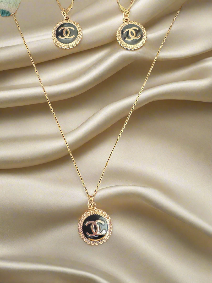 Handcrafted Zipper Pull Jewelry Set – Earrings & Necklace
