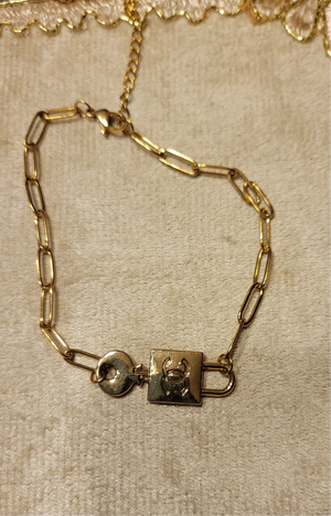 Handmade Lock Bracelet – Zipper Pull