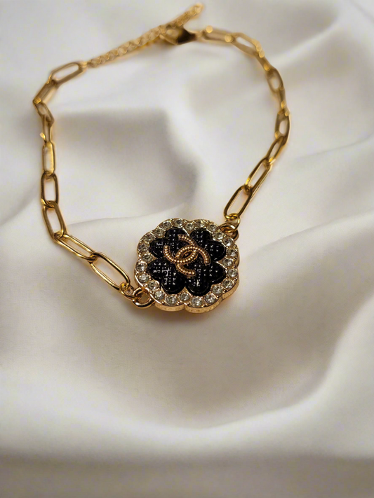 Handmade Stainless Steel Bracelet – Elegant Zipper Pull