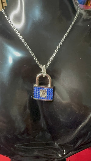 Fashion-Inspired Necklace–Zipper Pull Style