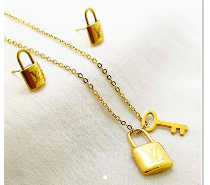 18k Gold Plated Stainless Steel Fashion Key lock Necklace Set