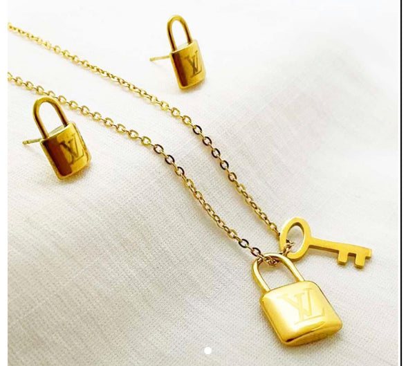 18k Gold Plated Stainless Steel Fashion Key lock Necklace Set