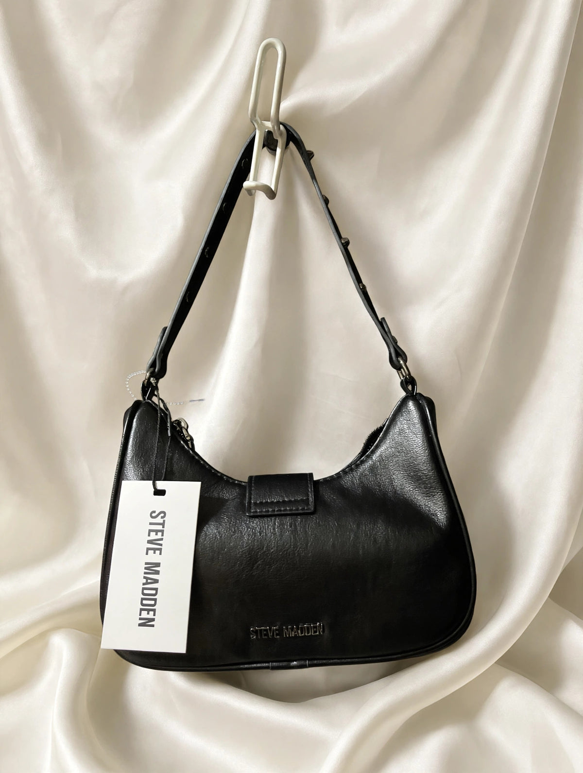 Steve Madden Black Crescent Buckle Hobo – NWT
