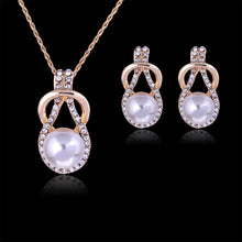 Load image into Gallery viewer, Pearl Diamond Set Necklace Earrings