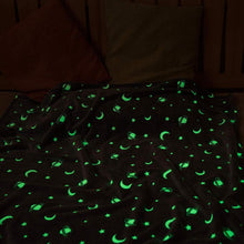 Load image into Gallery viewer, Magic Glow In The Dark Blanket luminous blanket