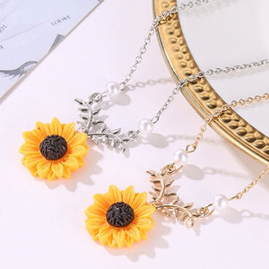 Delicate Sunflower Pendant Necklace Creative Imitation Pearls - MomProStore 